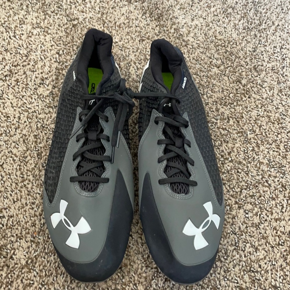 NWOT - Under Armour Nitro Clutch Fit Men’s Cleats